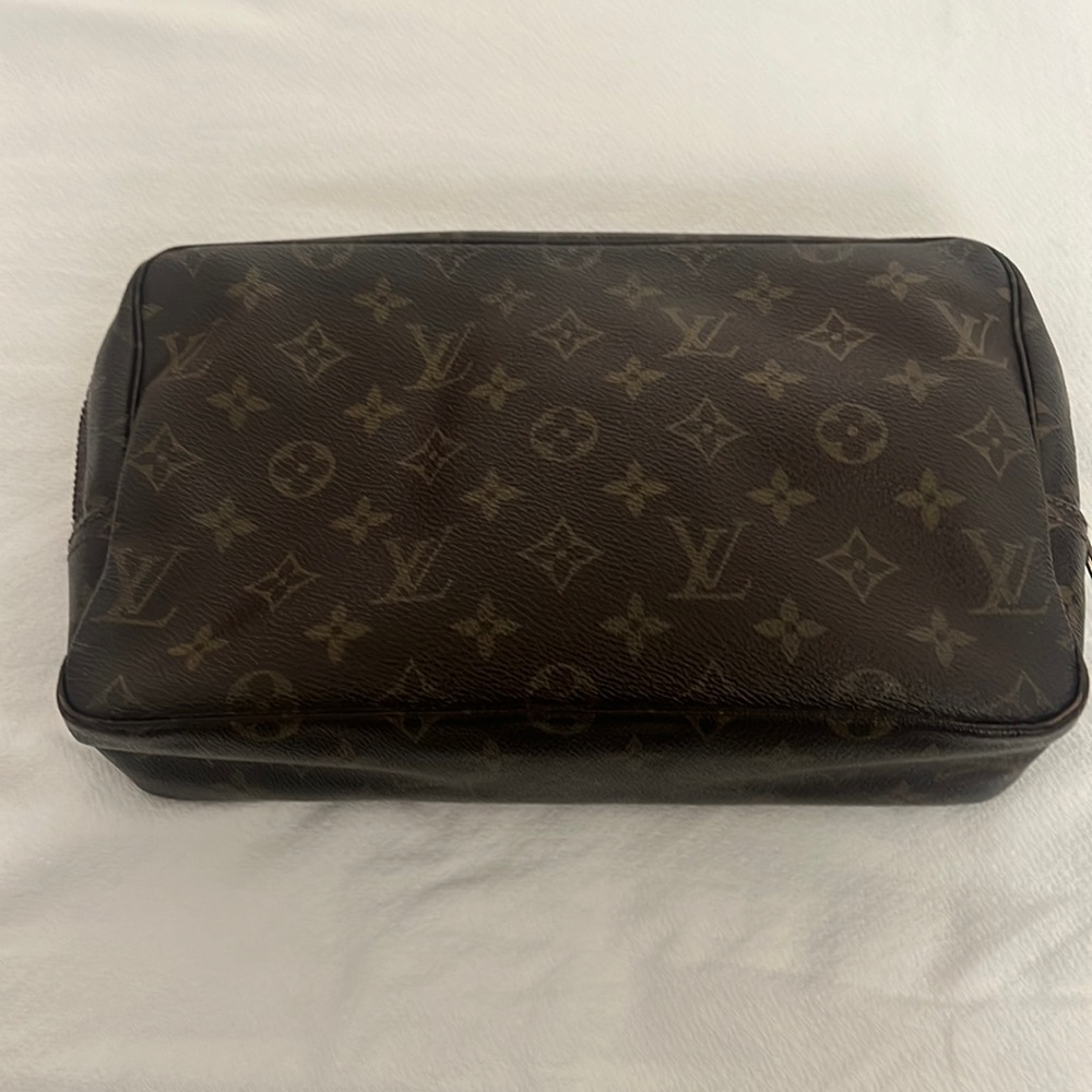 Authentic Vintage Louis Vuitton Trousse 28
